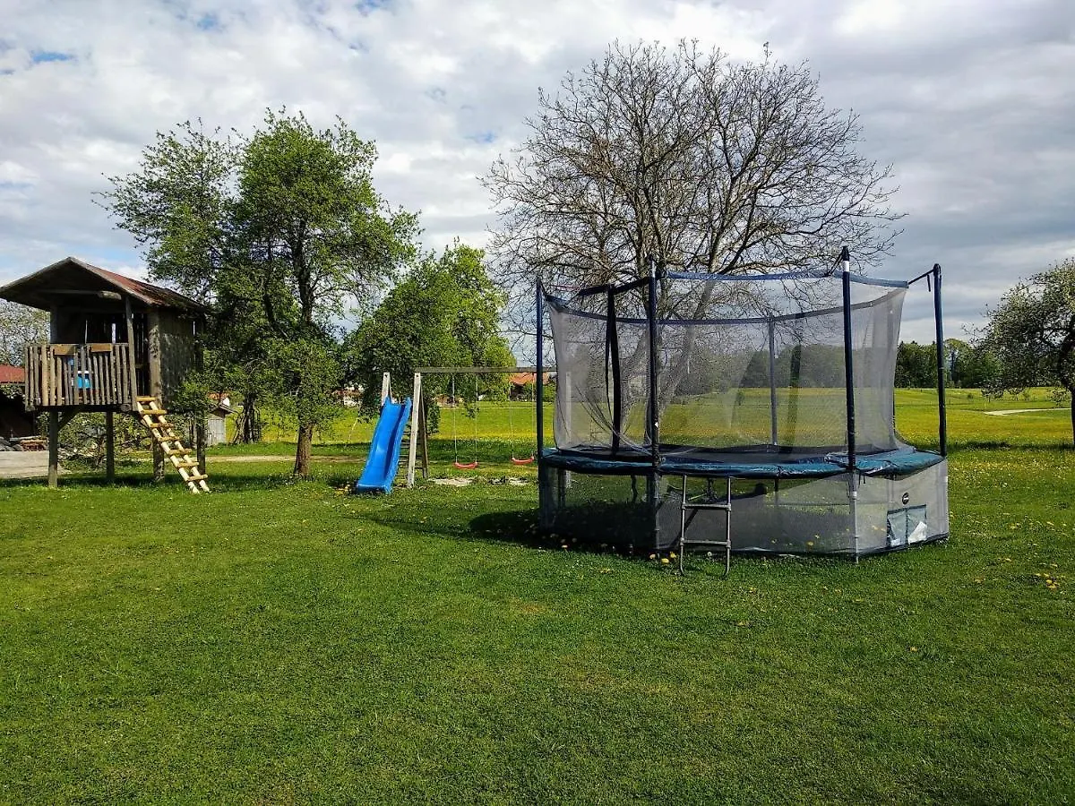 Daire Ferienwohnungen Loisenhof Gstadt am Chiemsee Almanya