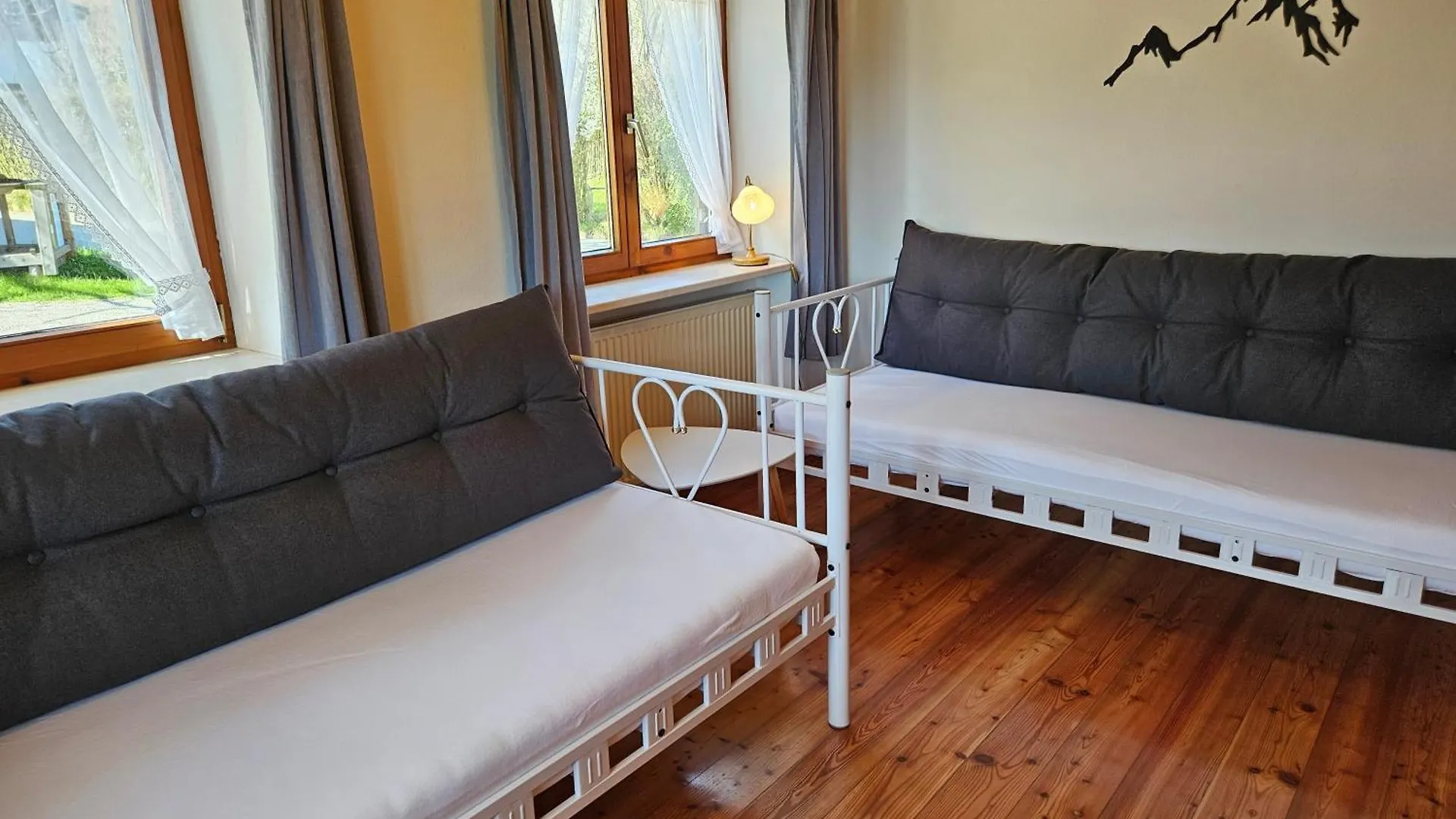 Daire Ferienwohnungen Loisenhof Gstadt am Chiemsee Almanya